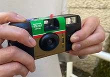 Load image into Gallery viewer, Fujifilm UtsuRundesu Simple Ace (QuickSnap Flash 400 )